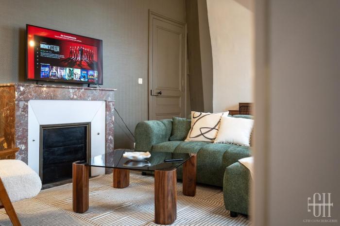 Appartement avec chambre, parking, bureau, wifi