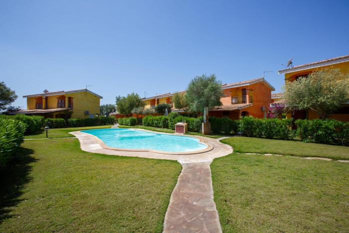 Villa Mama private compound swimming pool