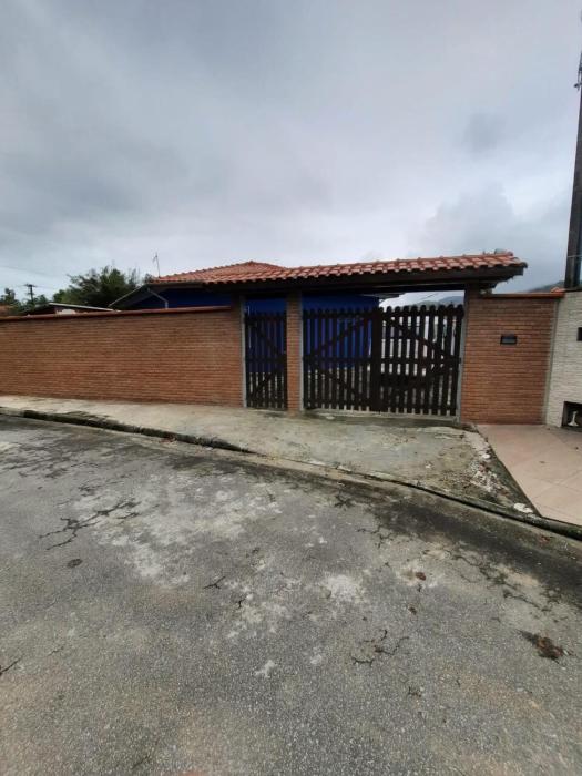 Casa do Zeca Próxima a praia da Cocanha com wifi - área gourmet 35 m2 - Localização imbatível