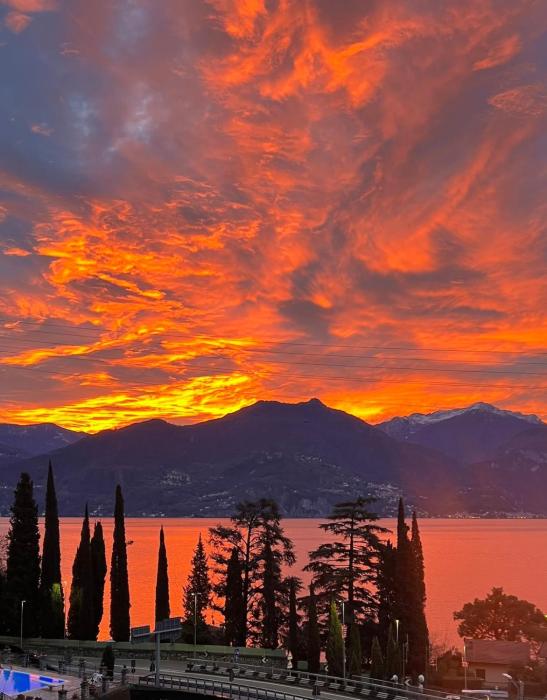 Postcard view 3 minutes walk from the lake