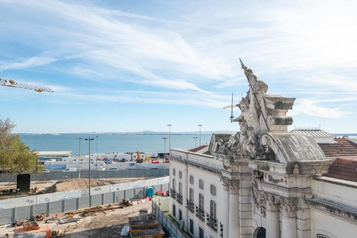 Alfama the city and the river