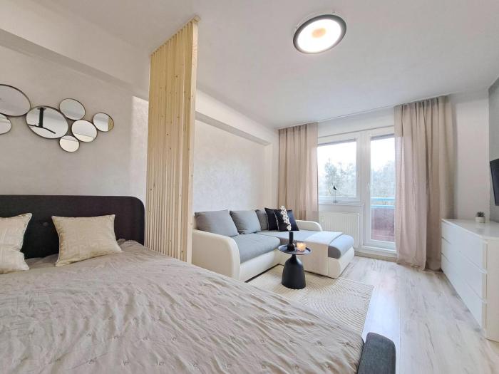 Pokojný a slnečný apartmán blízko centra 24h self check-in