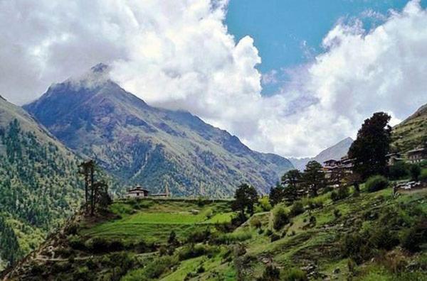MOUNTAIN INN LP Homestay