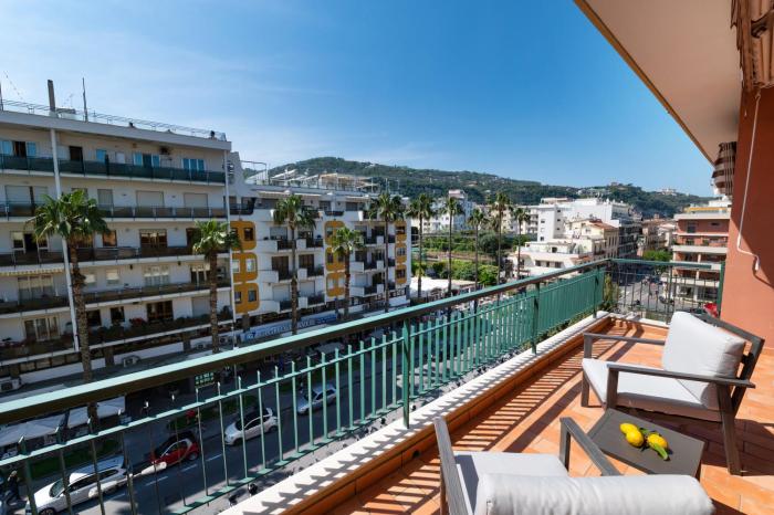 A I R Sorrento Luxury House