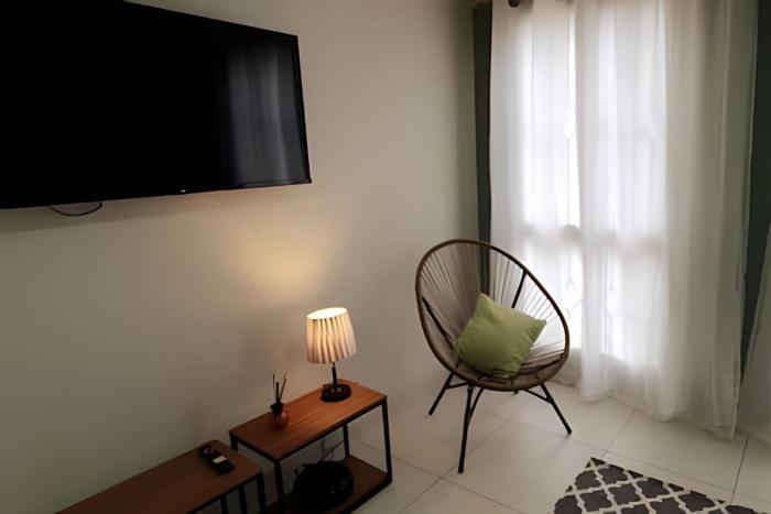 Apto Lindo com Ar condicionado ao lado da UEM