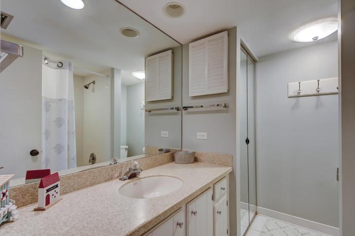 Ocean Cove 806
