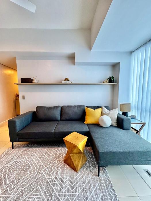 Chic 2br condo in Cebu IT Park Next to Ayala