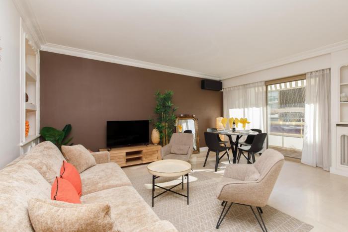 Le Palais Royal Elégant Confortable -Balcon 100 mètres Croisette