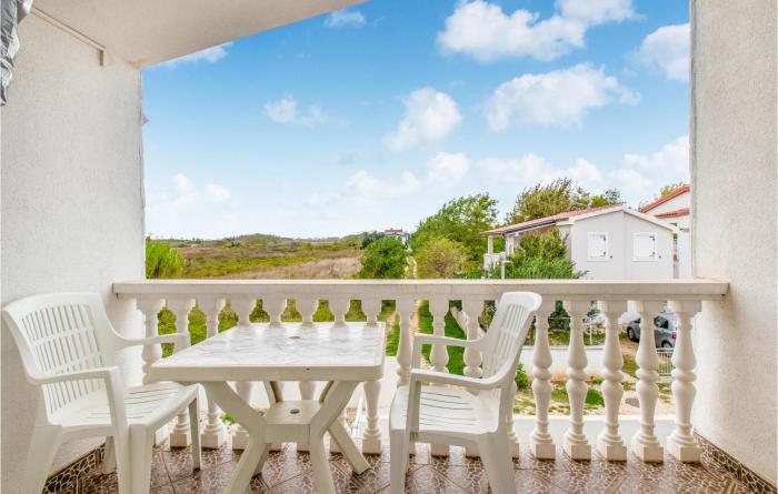 1 Bedroom Lovely Apartment In Nin