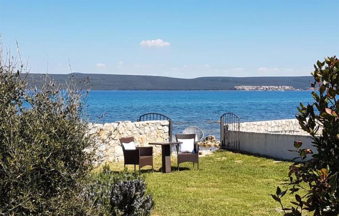 Amazing Apartment In Dobropoljana