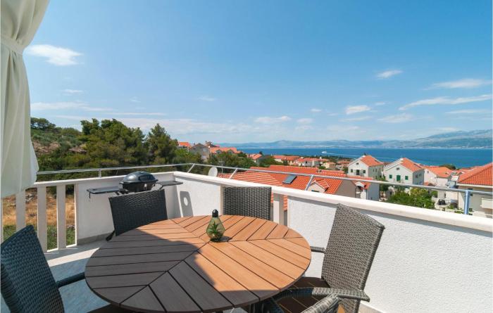 Amazing Apartment In Supetar With Wifi