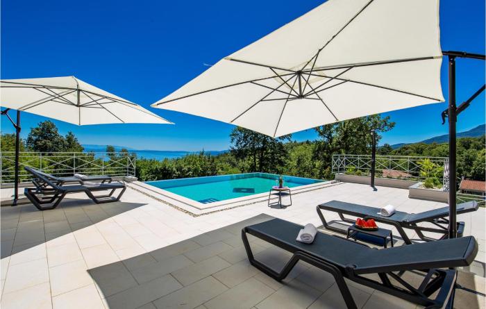 4 Bedroom Gorgeous Home In Icici