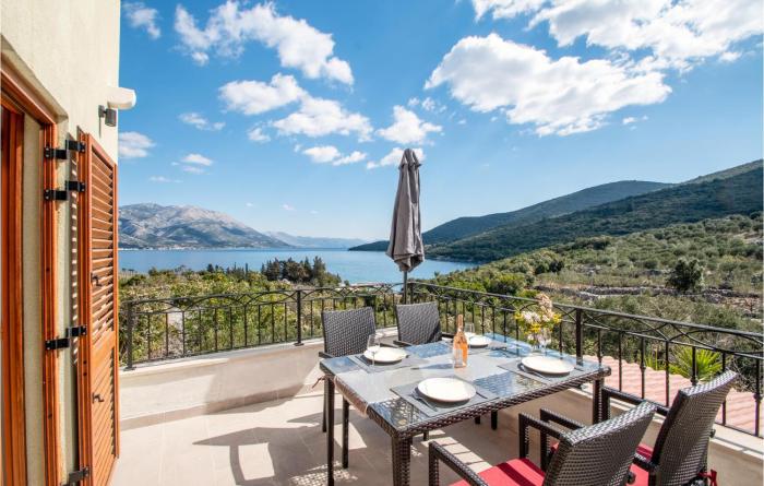 Amazing Apartment In Kneze With Wifi