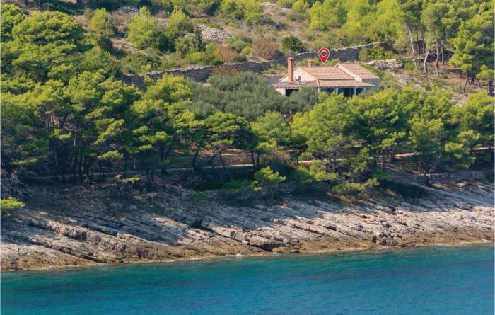 Two-Bedroom Holiday Home In Postira