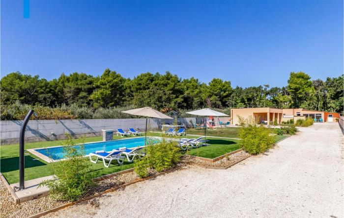 Stunning Home In Medulin