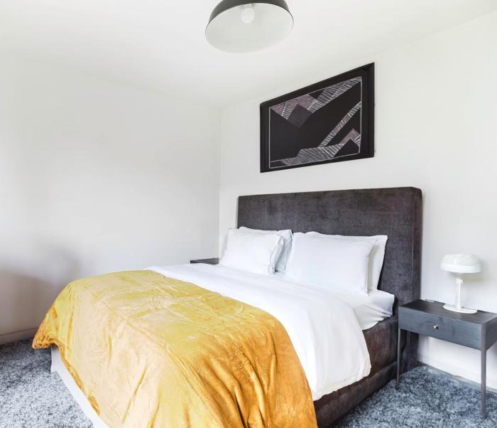 Executive SOHO 2BR Flat