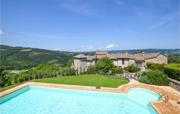 Beautiful Apartment In Izzalini