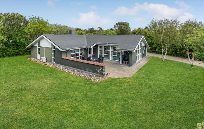 4 Bedroom Lovely Home In Vestervig