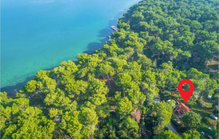 1 Bedroom Cozy Apartment In Premantura