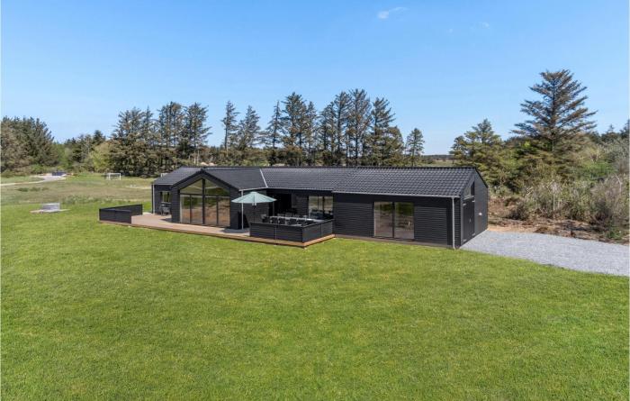 Beautiful Home In Hjørring With Sauna