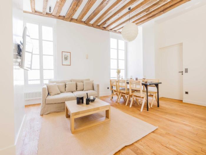 SUPERB apartment in the heart of the Marais