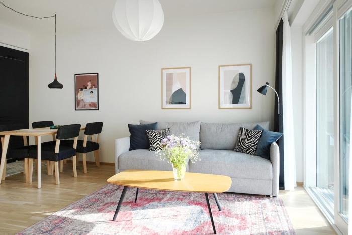 Modern 1BR with Huge Balcony Above Mall of Tripla