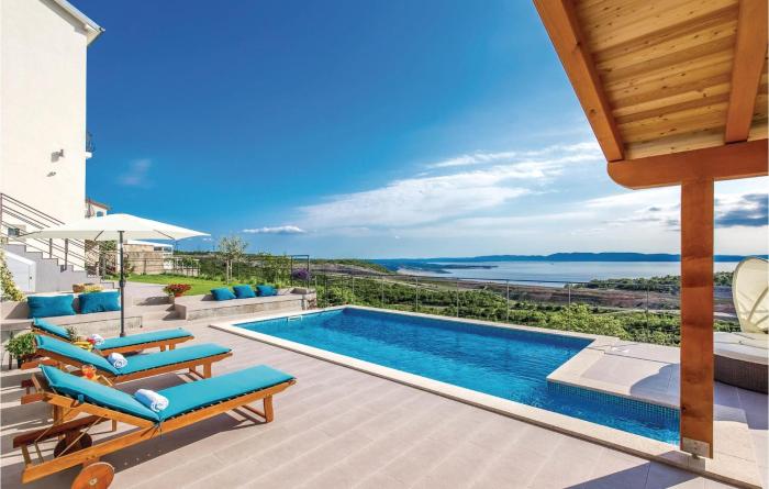 Gorgeous Home In Praputnjak