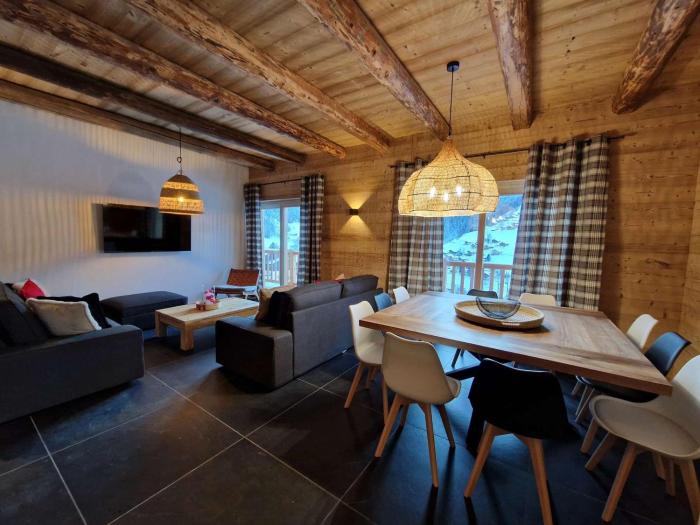 Chalet 4 chambres, confort moderne, Arêches-Beaufort - FR-1-342-331