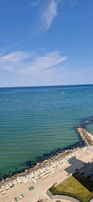 LAMAR SUITES Seafront Apartments