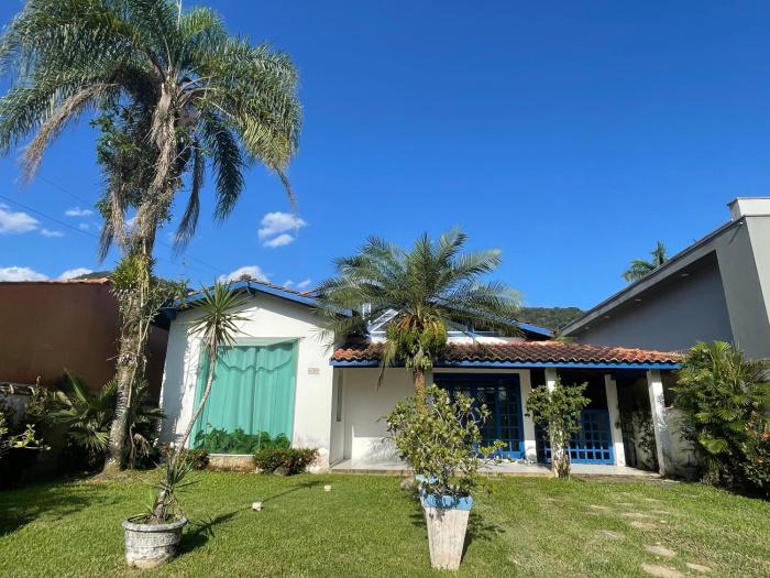 Aconchegante casa a 500 m da praia!