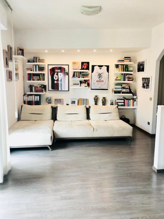 Cozy and Deluxe Apartment minutes from downtown