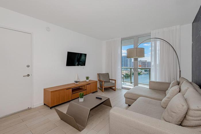 1 Bedroom & Kitchen at Beachwalk Luxe Pool - Gym