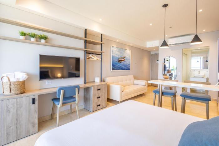 Cosy seaside studio with sunset view