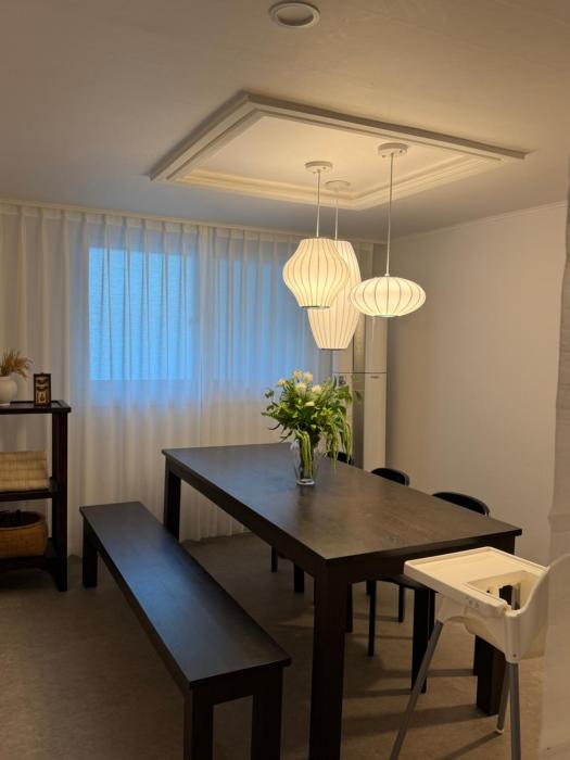 Modern hanok 6 minutes Hongik Station 3BR 1BT