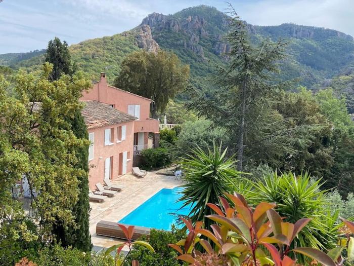 Villa avec piscine, parc naturel Estérel, nature, 15 min de Mandelieu