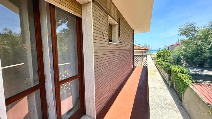 RM01 - Senigallia, trilocale fronte mare con posto auto