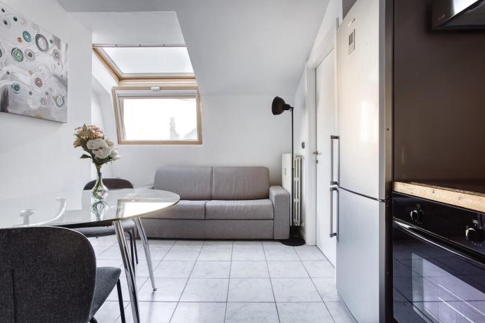 Cozy one bedroom apt close 2 public transportation