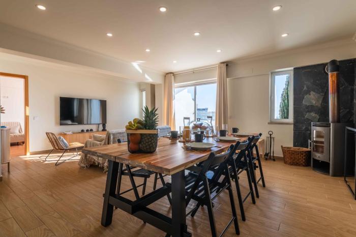 Montechoro Sea View 3 Bedroom Apartment 800m from the Strip