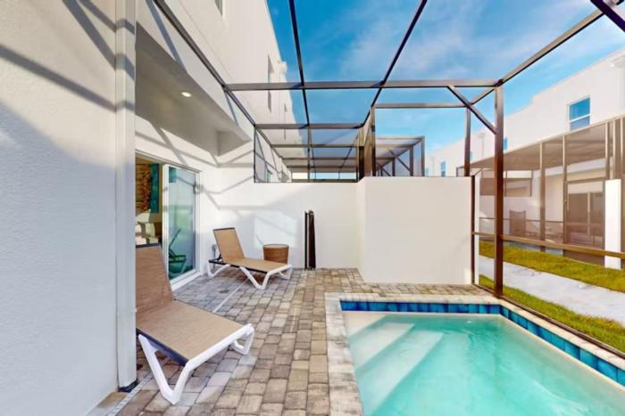 Relaxing Haven w Pool Close to Disney and Universal