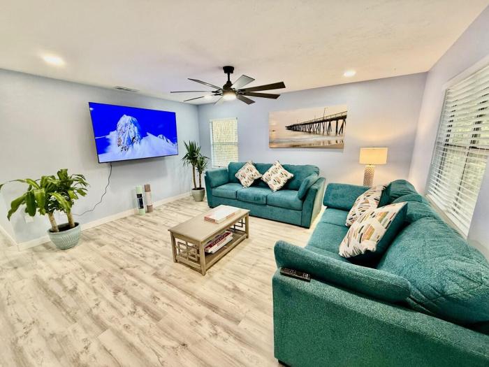 Heart of GNV with King beds