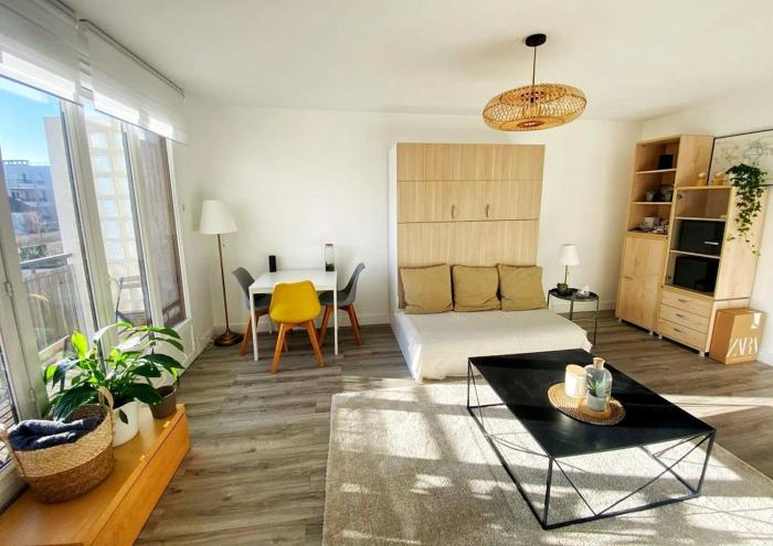 Bright studio near Paris & La Defense