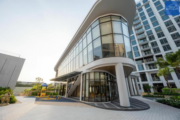 Cardinal Court SECC Apartments