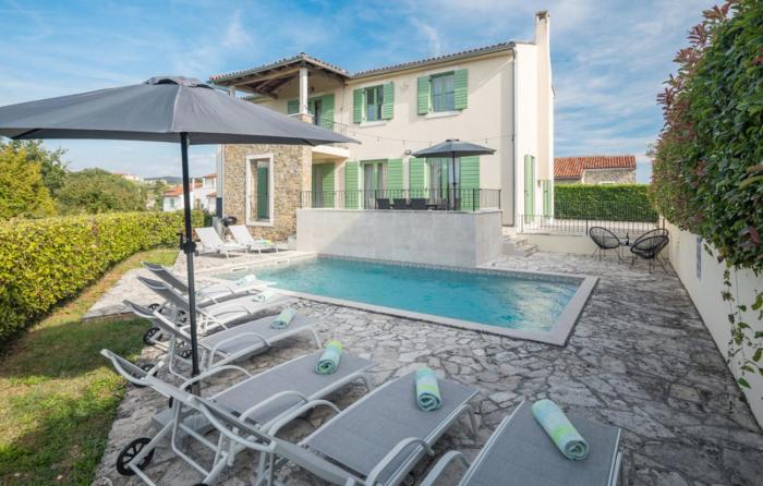 Villa Morgan for 8 people in Central Istria with 45 m2 private pool & pet friendly