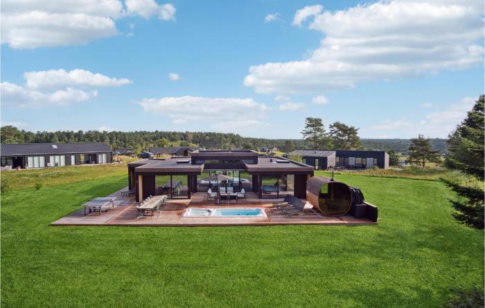 Gorgeous Home In Ebeltoft With Kitchen