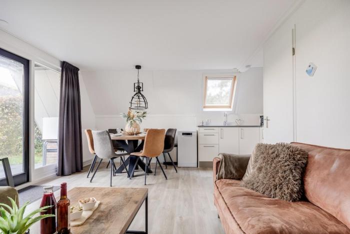 Rietzanger I Cottage met Mooie Inrichting