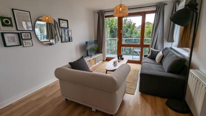 Newly Renovated D4 2BD The Aviva & Docklands