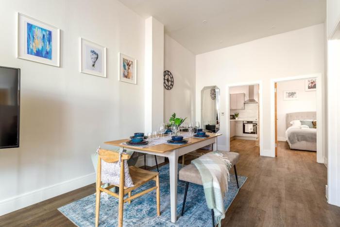 Chic 2-bed Seaside Escape in Vibrant Kemp Town