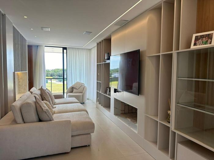 Linda casa em condomínio