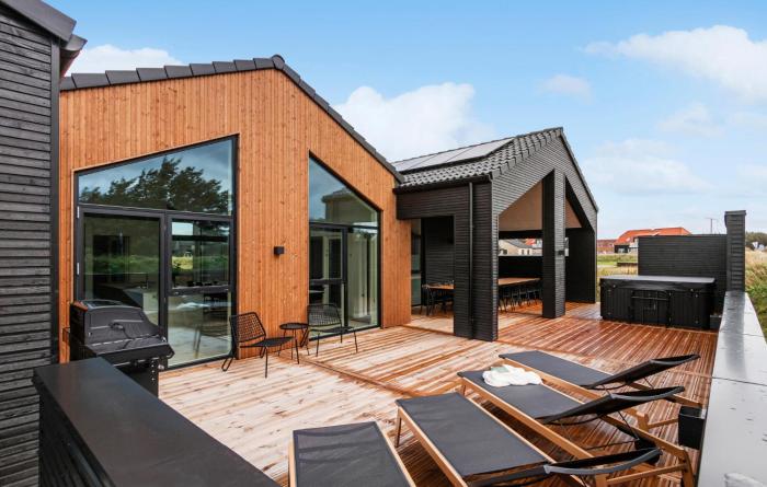 Awesome Home In Løkken With Sauna