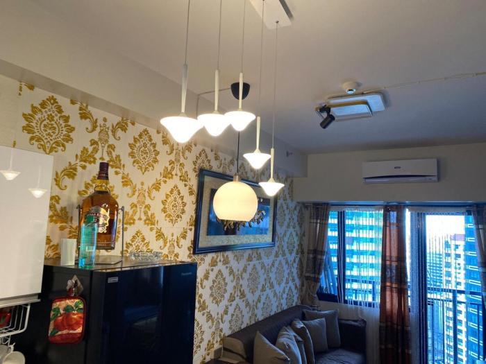 Family Oasis Makati 2 bedroom 1 kiddo room 300 mbps Fast Net